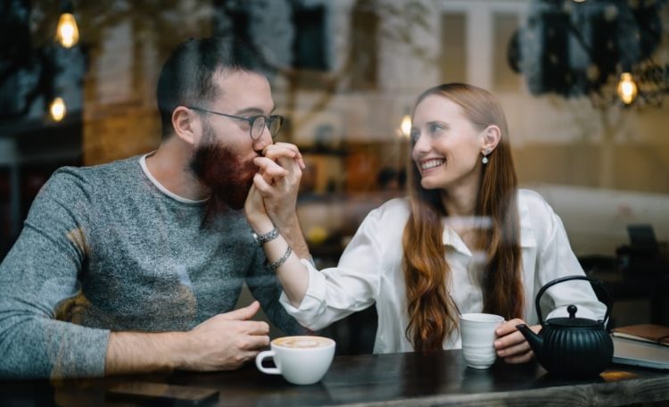 how-to-be-a-happy-couple-750x456