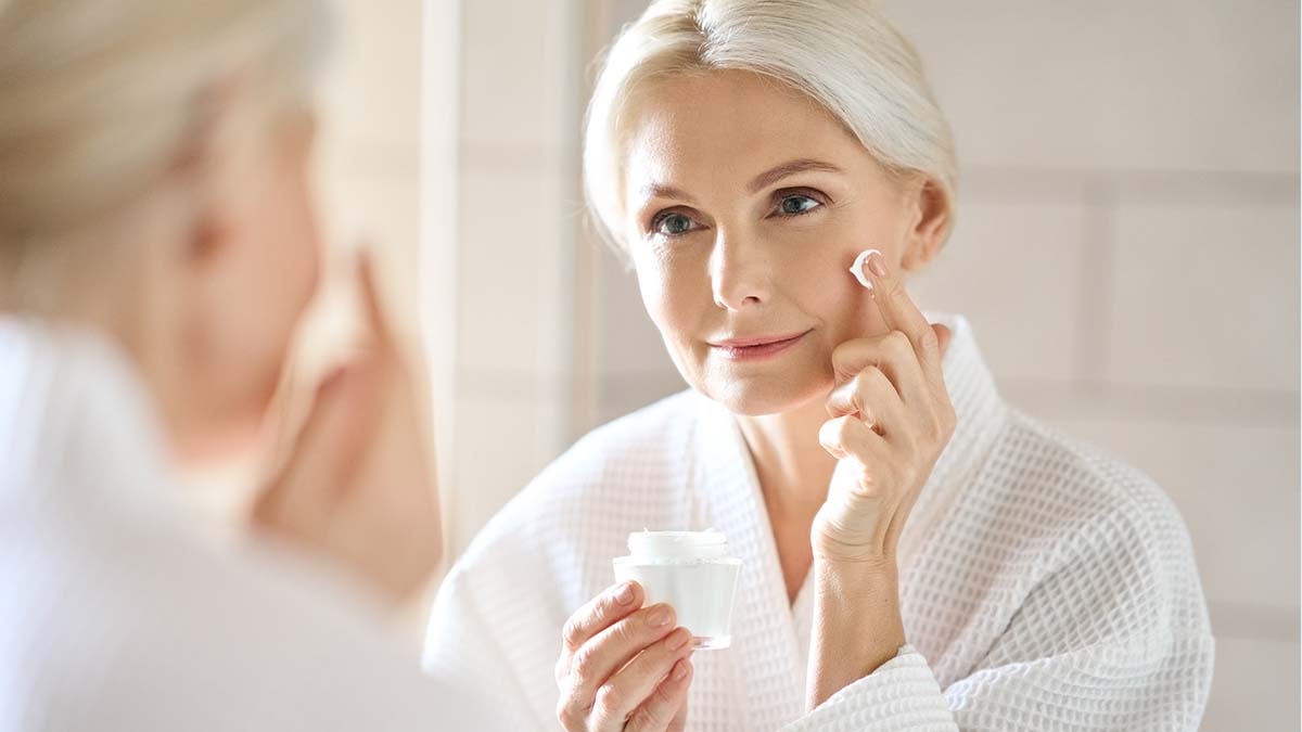 ANTI-AGING SKINCARE: HOW TO KEEP YOUR SKIN LOOKING YOUNGER, LONGER